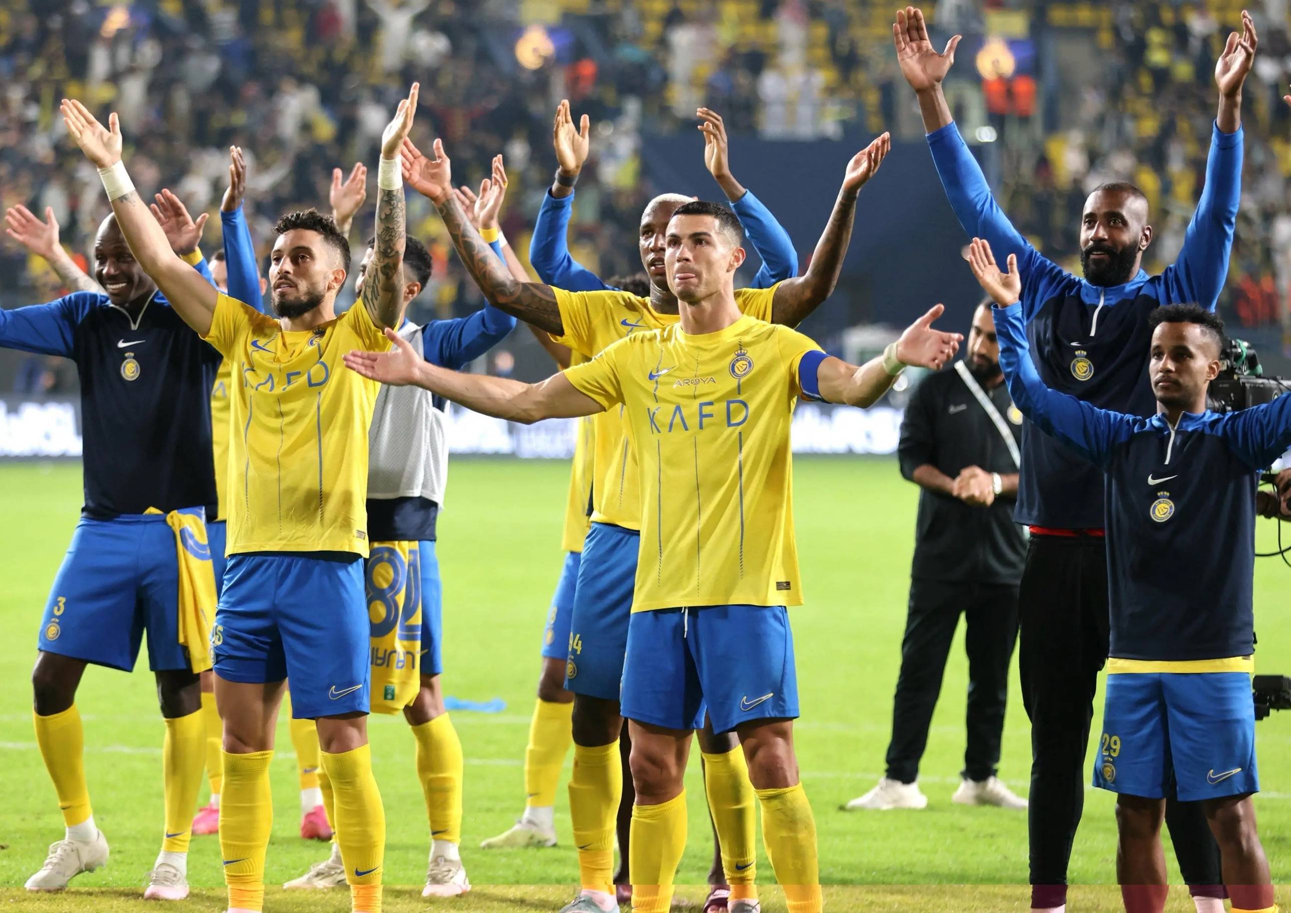 详细阅读:九游体育-蒂姆焦点对战,C罗与40激战IG分钟,反败为胜胜负难料!观众掌声雷动(伊特堡之战完整版免费) 九游体育-蒂姆焦点对战,C罗与40激战IG分钟,反败为胜胜负难料!观众掌声雷动(伊特堡之战完整版免费)