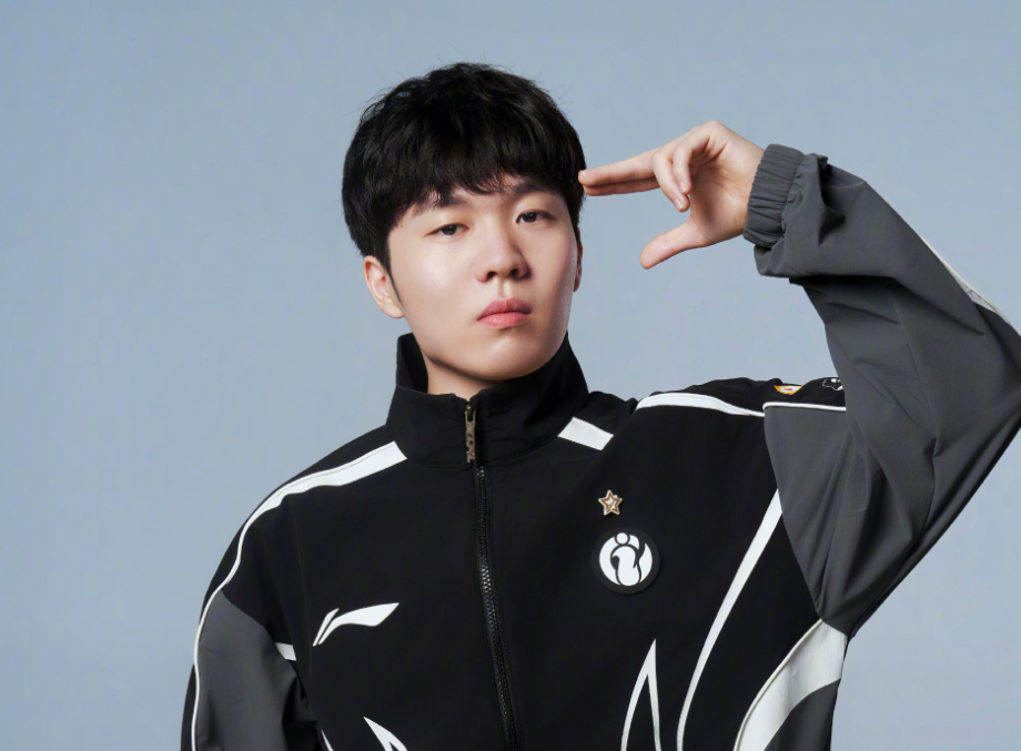 九游体育-包含Rookie巅峰对决，Doinb与90激战IG分钟，比分优势明显胜负难料！的词条