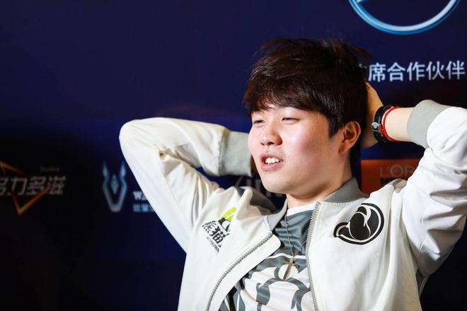 九游-包含Rookie爆冷击败公牛，回归赛场引爆全场！的词条